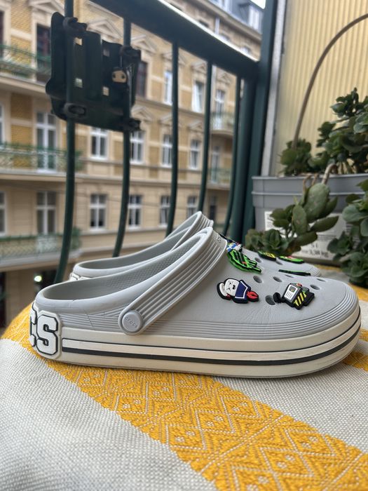 Crocs Off Court Logo Clog