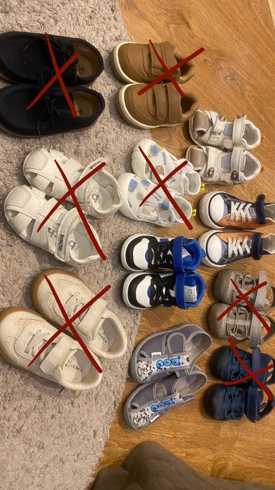 Продам взуття для хлопчика 2–3 роки