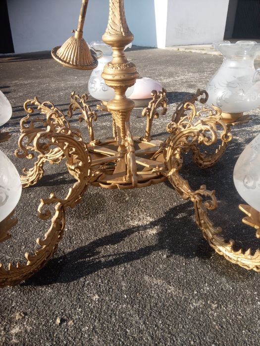Vendo candeeiro muito bonito dourado