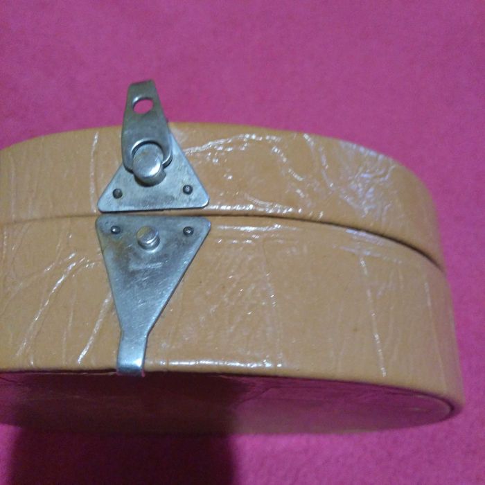 Футляр для бритви