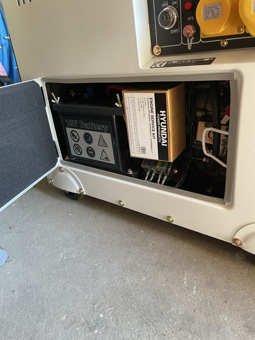 Генератор HYUNDAI DHY6000SE