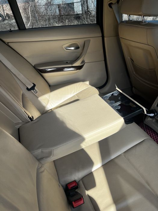 Автомобіль BMW 320i e90 рестайлінг