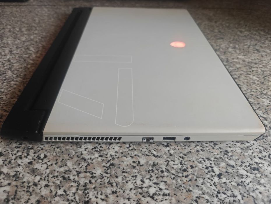 Alienware M17 R2 i7/16 RAM/256 SSD/ RTX 2060