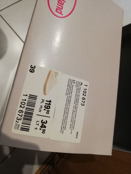 Białe sneakersy damskie