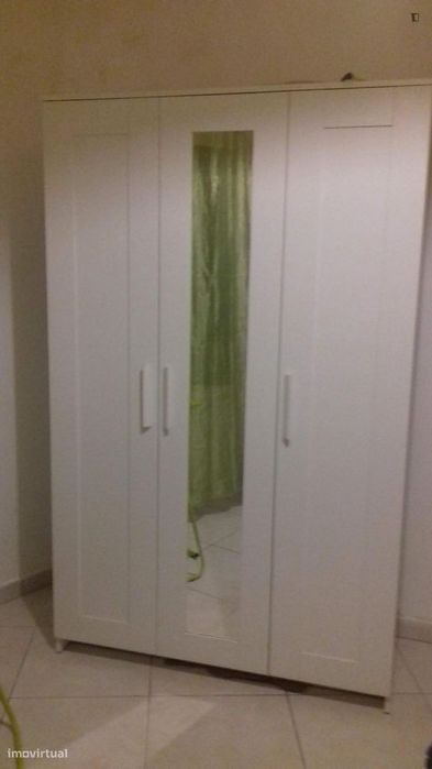 Quarto - localizado em Alameda Lisbon