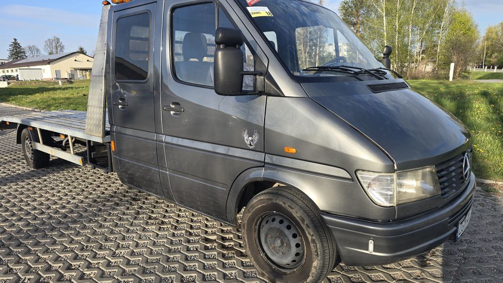 Sprzedam  autolawete lub zamienię na tanszy mercedes sprinter 2.9