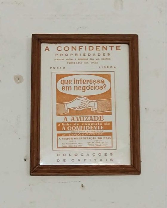 Antigo Cartaz Publicitário "A CONFIDENTE" emoldurado. Artigo de Coleção!