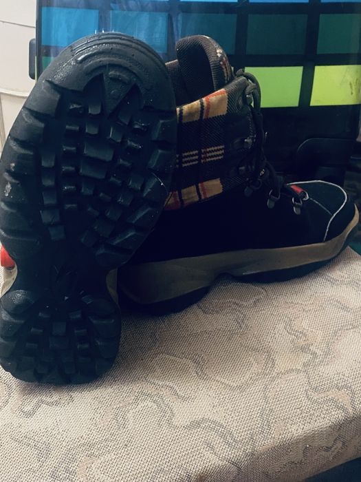 Продам ботинки Puma,б/у состояние отличное,не промокаемые,размер 37.