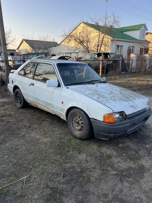 Форд Ескорт 1.6і  CL Купе