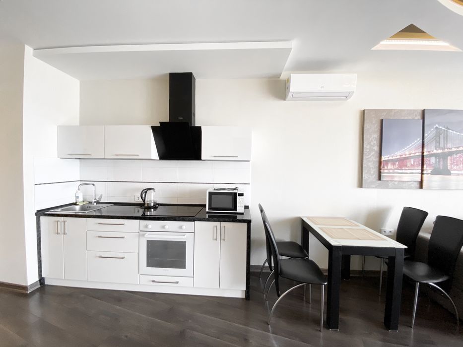 Мост Сити джакуззи, вид на Днепр, джакуззи