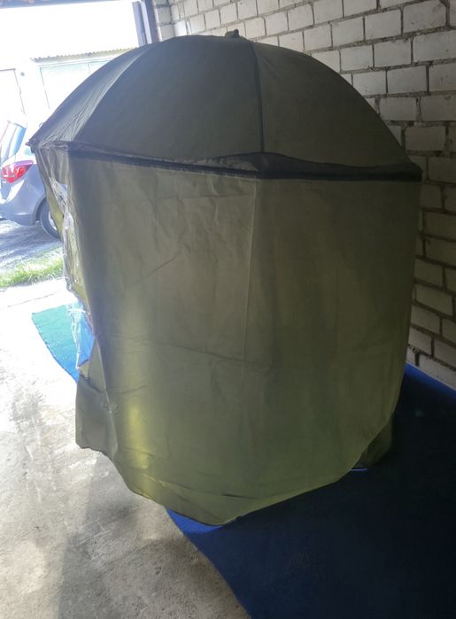 Parasol wędkarski zabudowany z bokami i wejściem