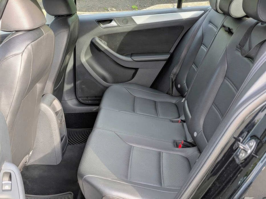 Volkswagen Jetta      2013