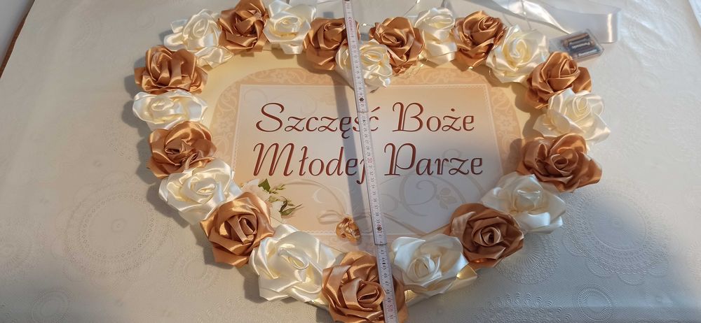 Ozdoby ślubne ręcznie robione- Serce „Szczęść Boże Młodej Parze”