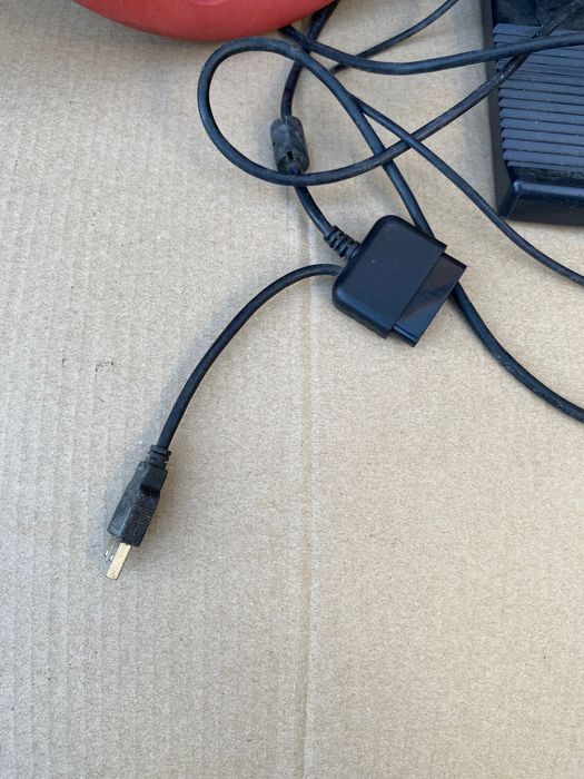 volante e pedais da Logic3 para pc e ps2