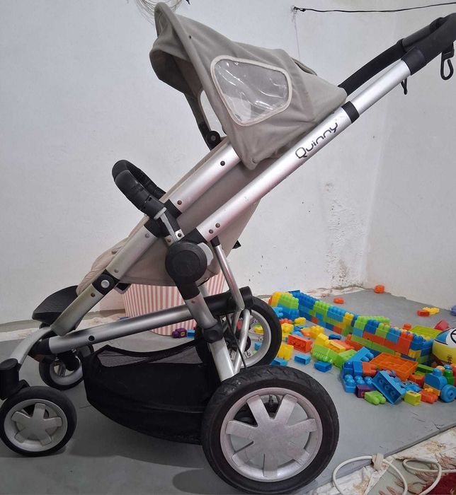 Carrinho e ovo bebé