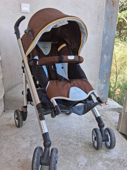 Carrinho de bebe da marca bebe confort em bom estado