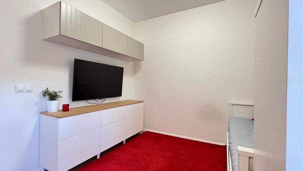 Szafka pod TV IKEA BESTÅ Västerviken 180 cm | Biała, blat dąb