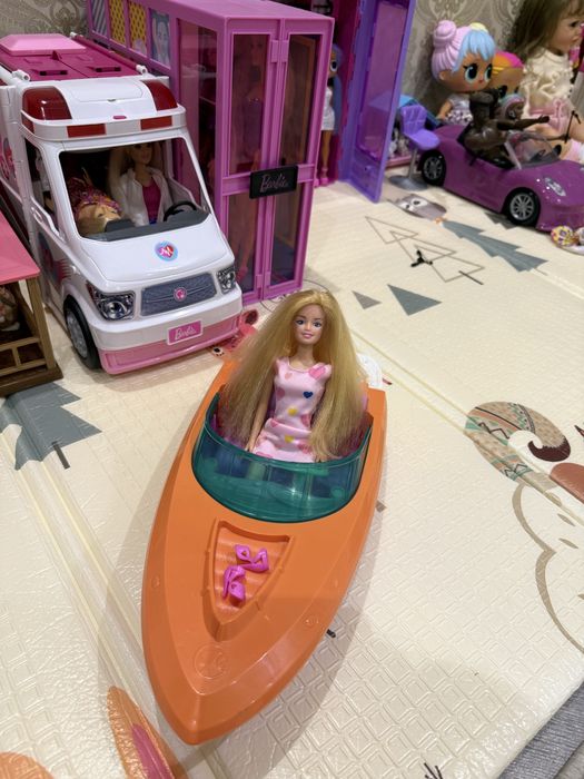 Продам оригінальний катер Barbie