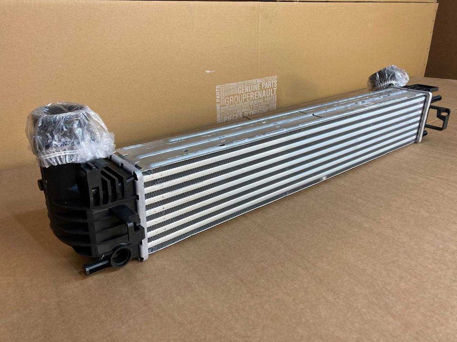 Радіатор інтеркуллер на Renault Megane 3 Scenic 3 / Grand Scenic 3