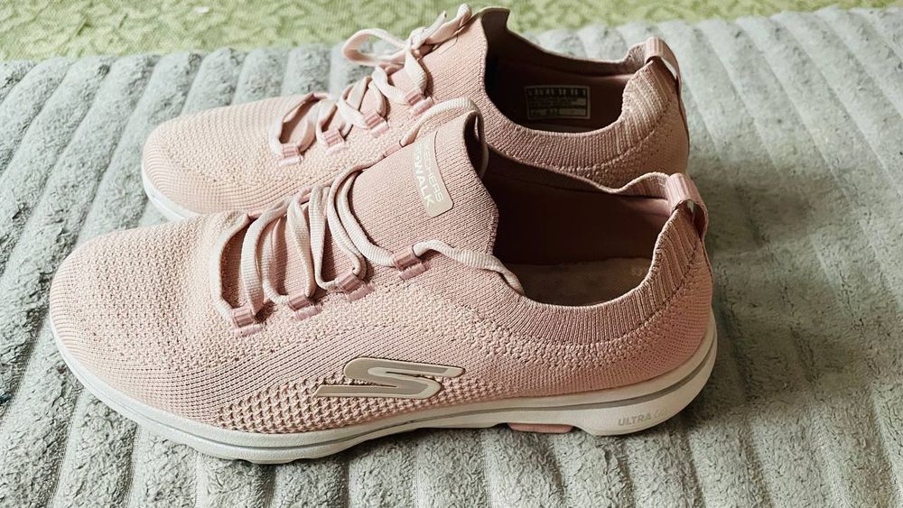 Кросівки Skechers Go Walk Air-Cooled Goga Mat, рожеві, розмір 39