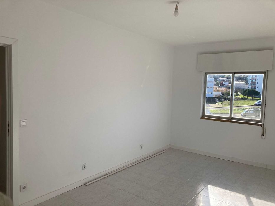 Apartamento T2 para Arrendamento – Torres Vedras