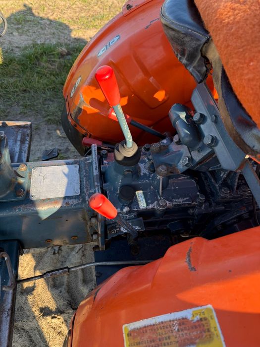 Traktorek kosiarka kubota B7000 4x4 z agregatem tnacym Boxer