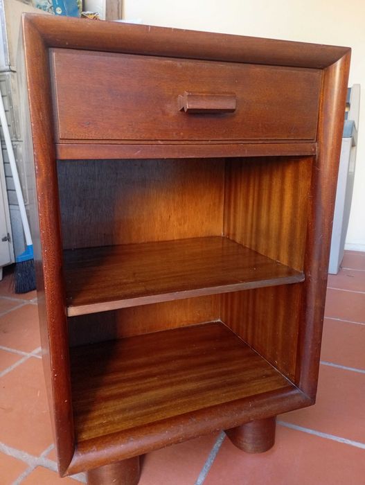 Mesa de apoio marca Olaio . Vinted. 1960
