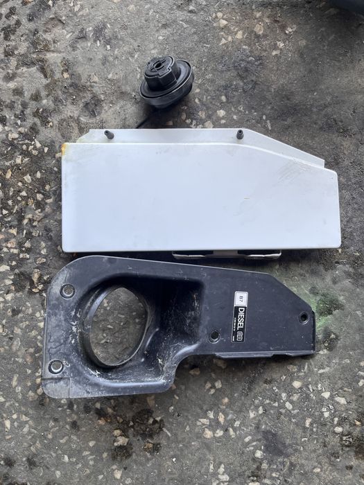 Mercedes sprinter 907 klapka wlewu paliwa