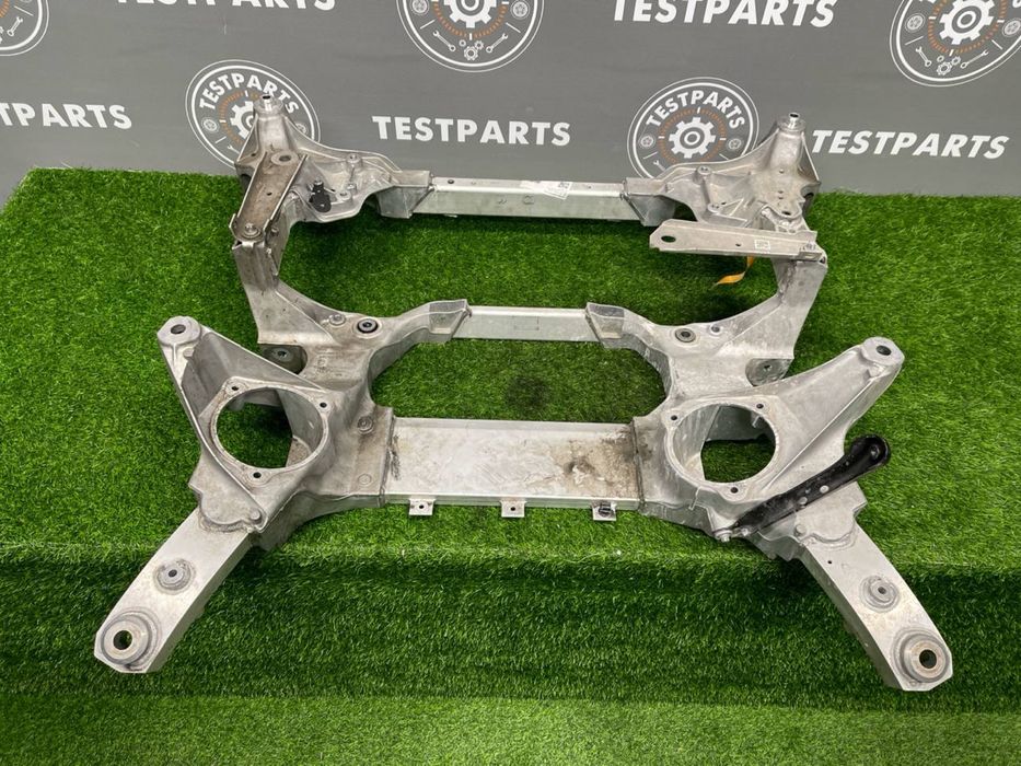 Передній підрамник BMW G70 G61 G60