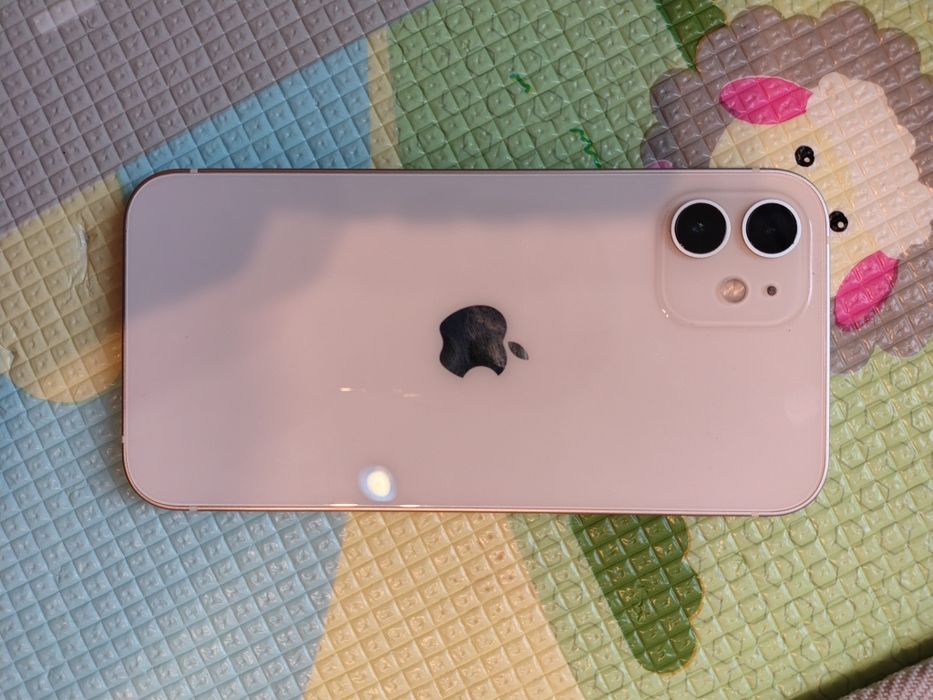 iPhone 12 64 GB stan bdb + Motorola g85 5g 1