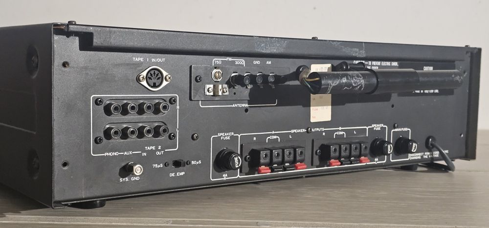 Amplituner LENCO R-50 made in swiss