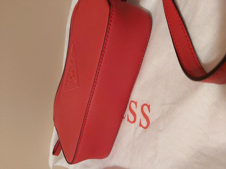 Torebka Guess crossbody listonoszka czerwona