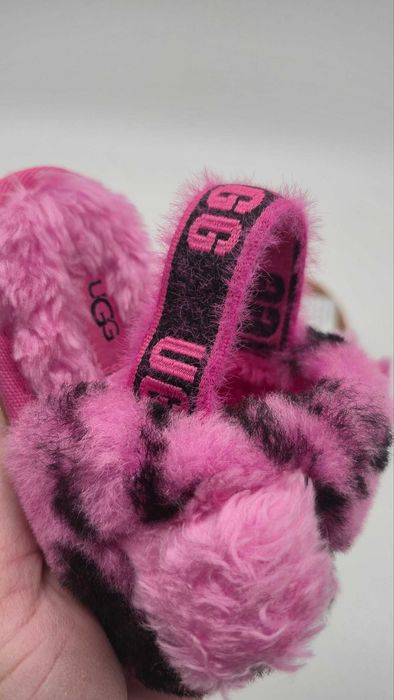 Дитячі босоніжки UGG — оригінал,хутро. 23,5 розмір( 15 см)