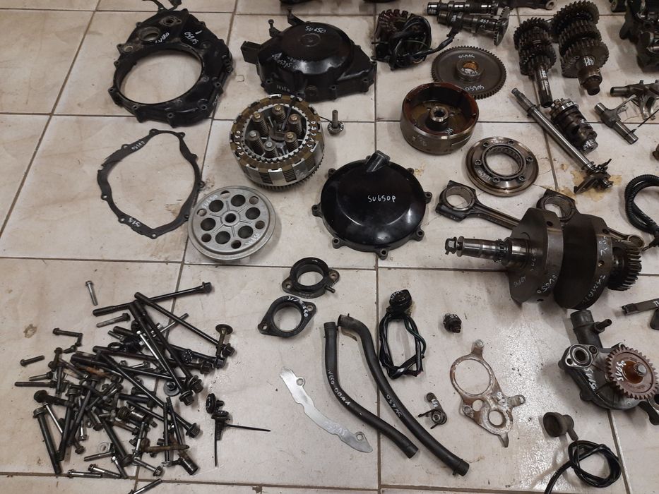 Suzuki SV 650 silnik części 98-02r. Sprzęgło głowica wał magneto kapa