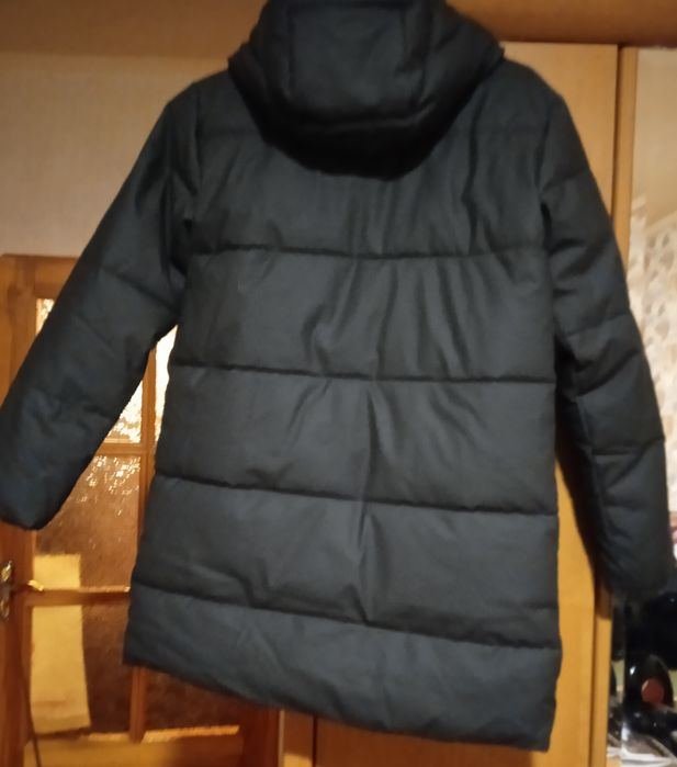 Продам зимнюю женскую куртку.