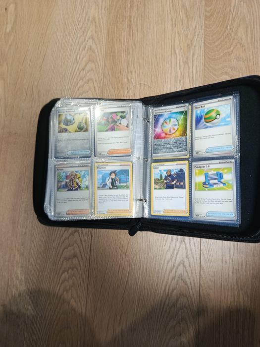 Album z kartami pokemon