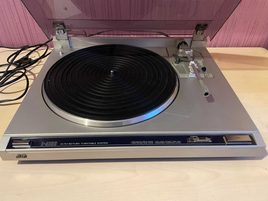 Gramofon JVC  L-A100