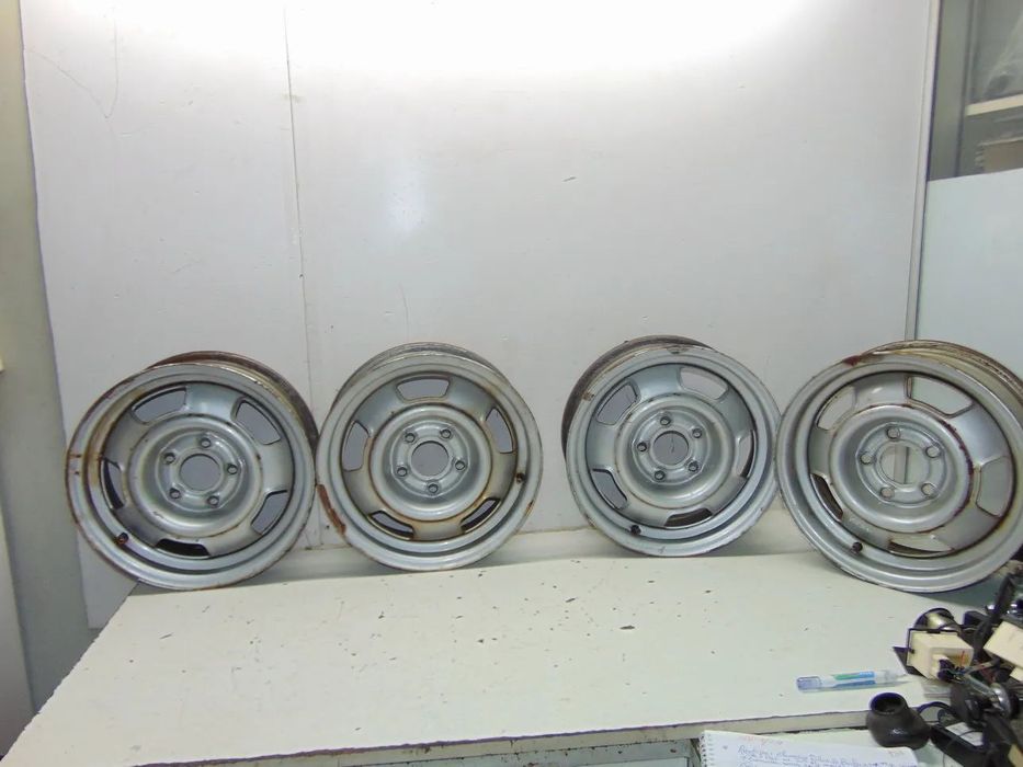 Volvo 244 jantes ferro