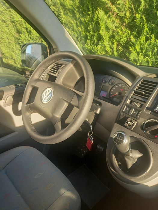 VW Trasporter T5 1.9 TDI Camperizada