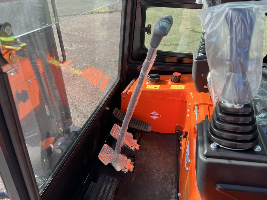2-ох тонний гусеничний міні екскаватор з кабіною LeiTe LT1020 CAB