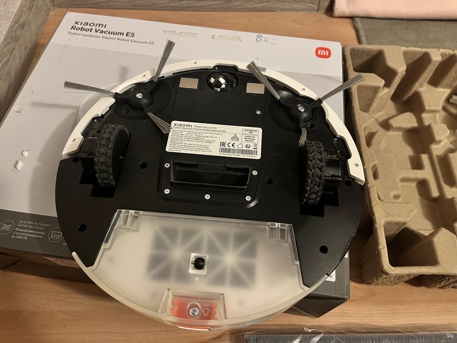 Robot sprzątający Xiaomi Vacum, ładowarka, karton gwarancja jak nowy