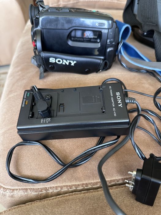 Vendo câmara de filmar sony CCD-TR45E