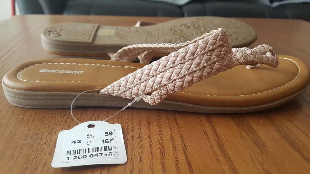 Klapki nowe 42 Deichmann