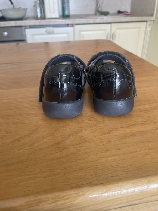 Туфлі clarks лакові