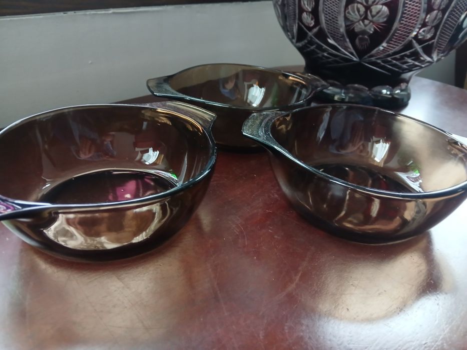 SzkŁo dymne trzy miseczki salaterki