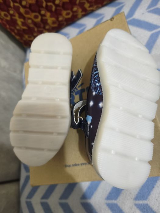 Продам нові туфельки на дівчинку 24 розмір