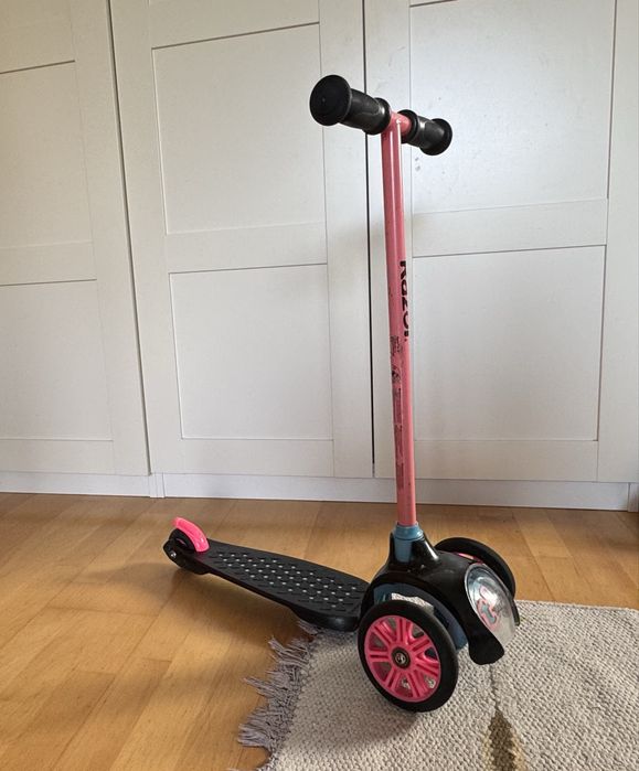 Hulajnoga balansowa trójkołowa Razor T3