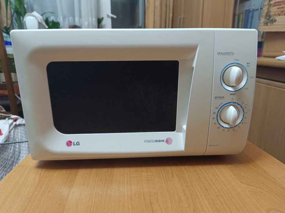 Мікрохвильова піч LG