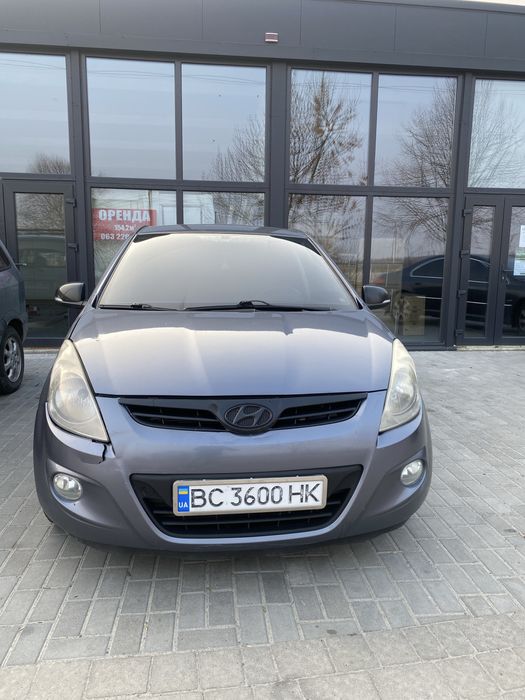 Під виплату  Hyundai i20 2011 6-ти ступка