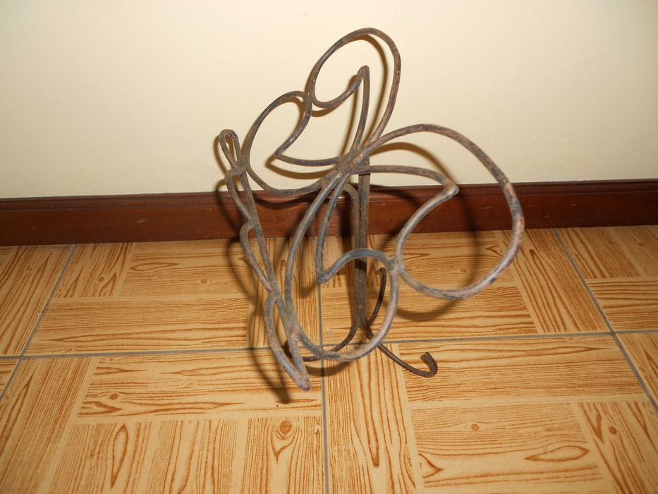 Estante para partitura de ferro (artesanal)